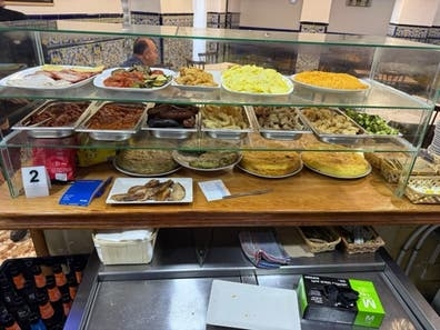 Necesito cocineros y camareros