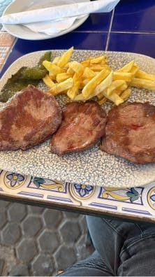 SE BUSCA AYUDANTE DE COCINA