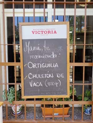 Camarera desayuno
