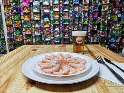 Se necesita cociner@ y camarer@