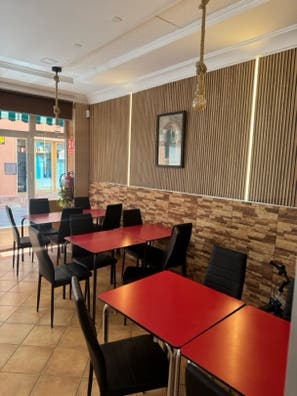 SE BUSCA CAMARERO/CAMARERA