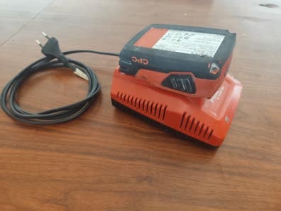 se vende cargador y batería de taladro