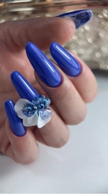 Se solicita manicurista con experiencia