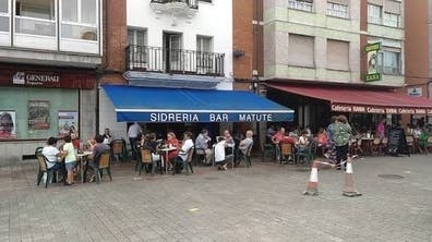 Camarero/a