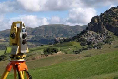 SERVICIOS AUXILIARES DE TOPOGRAFÍA