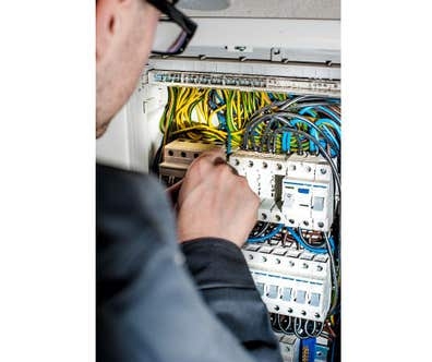 Buscamos Electricista Grado Medio