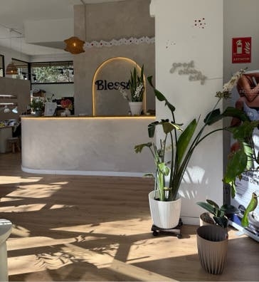 Buscamos manicurista