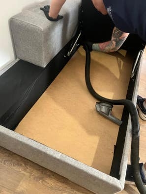 LIMPIEZA DE SOFÁS Y TAPICERÍA