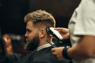 se necesita barbero