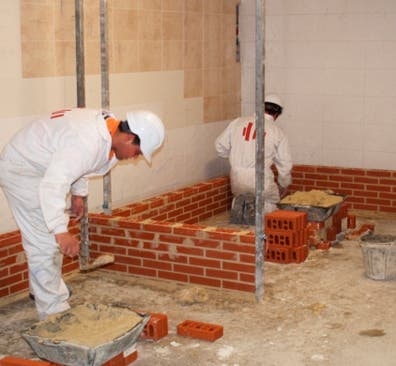 Se necesitan peones de obra