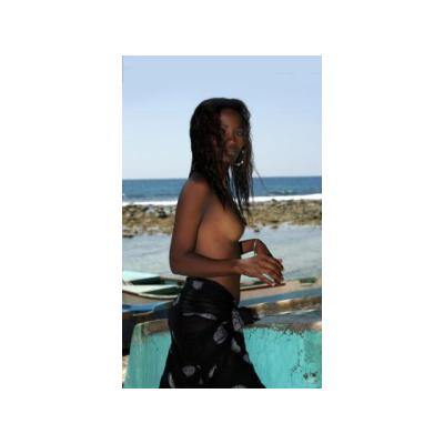 INVITO A CHICA NEGRA A VACACIONES EN LA PLAYA