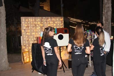 BUSCAMOS AZAFATO/A EVENTO FOTOMATON