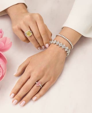 DEPENDIENTA DE JOYERÍA