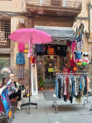 se necesita CHICA para tienda de ropa