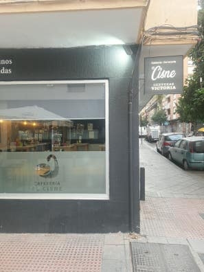 camarero/ra