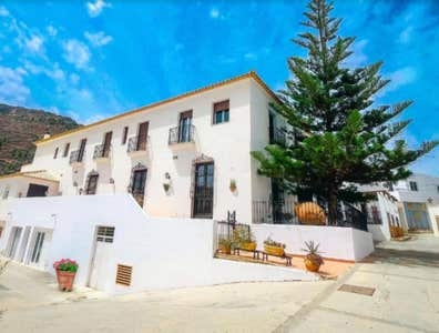 Buscamos recepcionista para Hotel