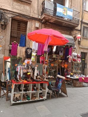 se necesita CHICA para tienda de ropa