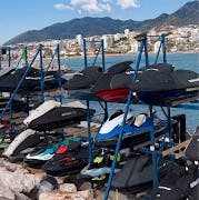 Limpieza y organizador motos de agua
