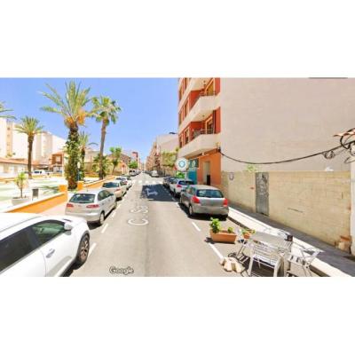 Alquiler solar vallado 100 m2 centro Torrevieja