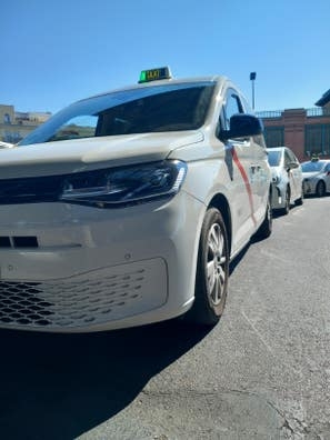 SE BUSCA CONDUCTOR TAXI MADRID