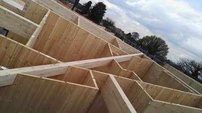 Montador de estructuras de madera