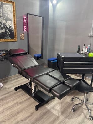 Buscamo tatuador para las americas