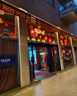 Se busca lava platos/ayudante cocina BCN