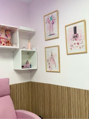 MANICURISTA Y PEDICURISTA