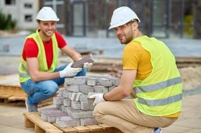 TRABAJOS DE CONSTRUCCIÓN Y PLACAS SOLAR