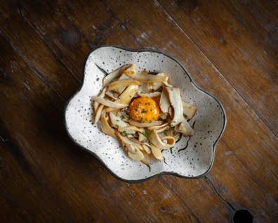AYUDANTE COCINERO