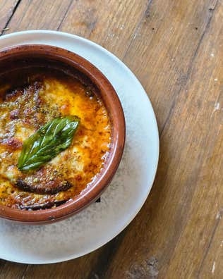 AYUDANTE COCINERO