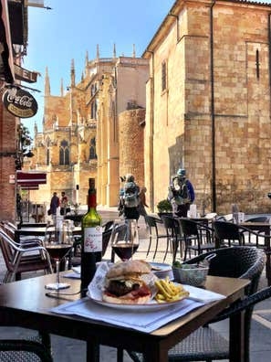 CAMARERO para el centro de León