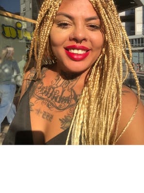 Se hacen trenzas a domicilio 70€ + pelo