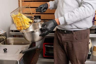 necesito cocinero de fridora aceite