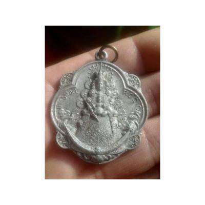 medalla de la virgen del rocio