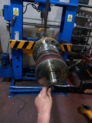 SE BUSCA MECANICO DE MAQUINARIA PESADA