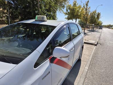 Licencia de Taxi con vehículo
