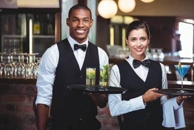 SE BUSCA CAMARERA - BAR RESTAURANTE