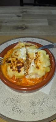 camarera  castelldefels