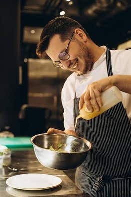 COCINERO CON EXPERIENCIA