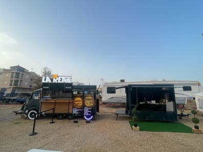 Se busca ayudante de foodtruck
