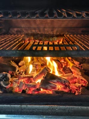 Parrillero cocinero carnes