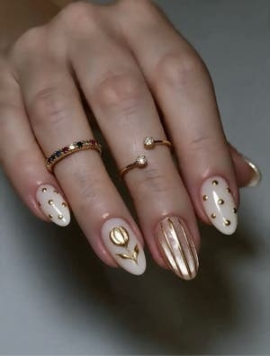 Se busca manicurista