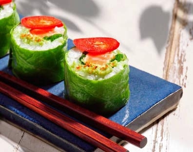 SE BUSCA REPARTIDOR/A COMIDA JAPONESA