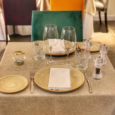Restaurante La Querida busca camarero/a