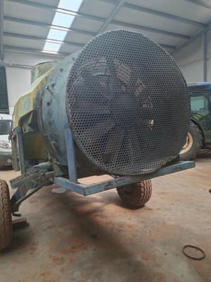 Atomizador de arrastre de 2000 litros