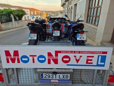 Monitor Instructor Motos