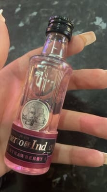 Dependienta o Camarera