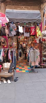 se necesita CHICA para tienda de ropa