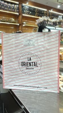 Dependienta de pateleria y cafeteria